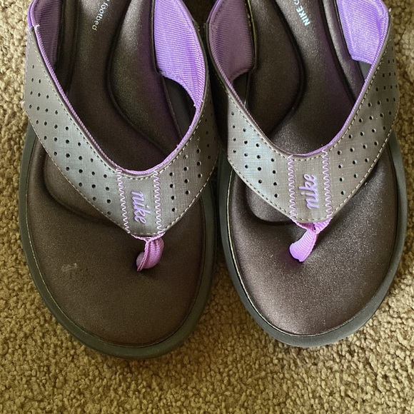Nike flip flops size 7 - Picture 2 of 3